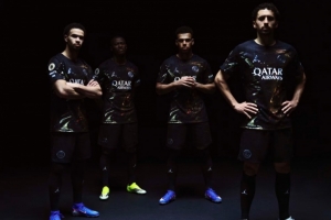 巴黎圣日耳曼发布夜幕版球衣，致敬夜晚的巴黎 - 资讯配图