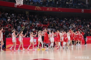 火爆!中国女篮武汉热身赛涌入了5000多名球迷 上座率高达八成 - 资讯配图