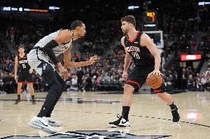 文班：我们识破了火箭想做出的调整 决定从别的方面打穿他们 - 资讯配图