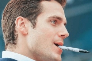 忠诚不绝对等于绝对不忠诚!亨利·卡维尔称不懂《战锤40K》原著就换编剧 - 资讯配图