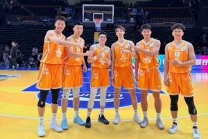 赵继伟调侃俞泽辰扣篮大赛惜败！俞泽辰回复：再整我真得飞杨导了 - 资讯配图