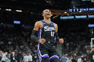 里程碑之夜!威少本场抢下11篮板 生涯总篮板破9K - 资讯配图