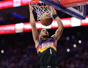 胜场数超上赛季？布克：新太阳的活力带来新变化 团结一致向前行 - 资讯配图