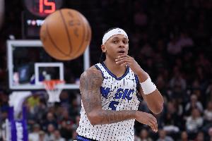 砍瓜切菜！班凯罗16中12超高效轰下33分5板3助1帽 正负值+27 - 资讯配图