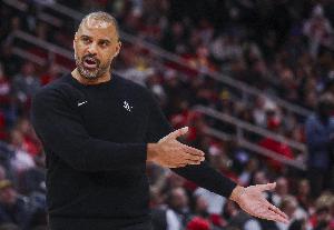 乌度卡：这是我们本赛季防守最糟糕的一场 被人突破得太容易 - 资讯配图