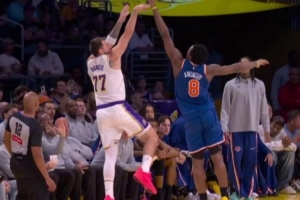 湖人克纽约:越难,卢卡越投得进? - 资讯配图