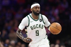 也就你能看!波蒂斯11中7拿下18分10板 下半场一分未得 - 资讯配图