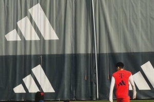 图片报:孔帕尼组织拜仁家庭日活动,现场提供了烧烤、冰淇淋车等 - 资讯配图