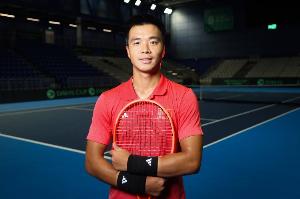 孙发京谈从迪拜回国:训练时头顶战斗机飞过,ATP的撤离方案太贵 - 资讯配图