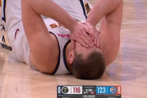 多特今天的恶犯有过界吗?约基奇:没有 上一场打完就翻篇儿了 - 资讯配图