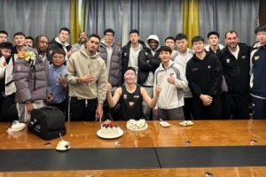 28岁生日！胡明轩更博：感谢祝福 第二阶段见！ ​​​ - 资讯配图