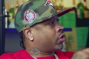 艾弗森：统治力的中锋在我心里是奥尼尔 我自称小鲨鱼 - 资讯配图