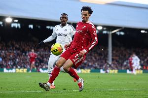 回声报:琼斯若染黄次回合禁赛,加拉塔萨雷7人身背2黄有禁赛风险 - 资讯配图