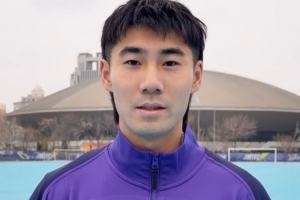 季胜攀：于根伟年轻时就身披20号，希望自己不会辜负这个号码 - 资讯配图