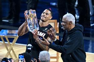 凯沙·约翰逊：我会接着参加扣篮大赛争卫冕 我要让自己名声大噪 - 资讯配图