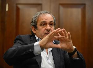 普拉蒂尼谈法甲经济危机：降薪也许是出路，我们踢球时没钱没转播 - 资讯配图