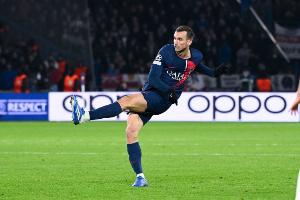 巴黎官方:法比安·鲁伊斯继续个人训练计划,恩贾恩图继续治疗 - 资讯配图