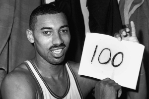 你们一起上吧!张伯伦仍保持着连续得分30+/40+/50+/60+的纪录 - 资讯配图