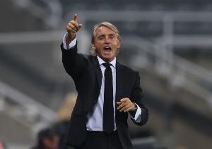 记者:意乙桑普多利亚联系曼奇尼执教,对方要求250万欧年薪过高 - 资讯配图