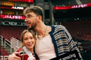 申京INS晒图祝女友生日快乐：感谢为我生活带来了爱和快乐 我爱你 - 资讯配图