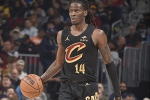 阿特金森:基翁·埃利斯防守已非常出色 我们还在挖掘其进攻潜力 - 资讯配图