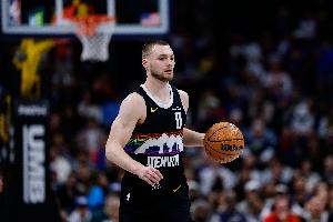 报告!对面有挂!布劳恩全场被亚历山大打爆 拿4分9板&有5犯规 - 资讯配图