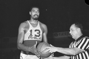 约基奇：张伯伦超有运动能力 我看了他的集锦&就想看看他怎么打球 - 资讯配图