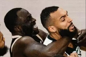 追梦:当时没意识到我锁喉戈贝尔那么久 回更衣室看回放才发现 - 资讯配图