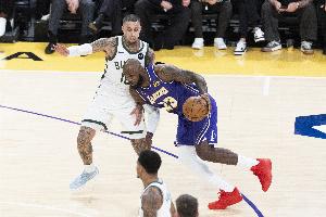 波蒂斯：湖人球员都百万粉 库兹马就因在湖人打过球一切都被放大 - 资讯配图