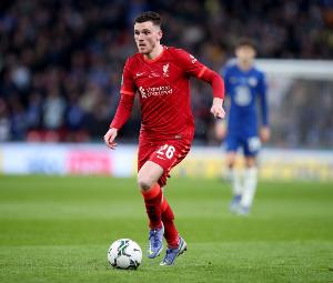 两位名宿希勒和理查兹：在欧冠这样的重要比赛应该让罗伯逊出场 - 资讯配图