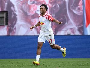 德天空：莱比锡需卖人收入超1亿欧，尤文4000万买断奥蓬达不计入 - 资讯配图