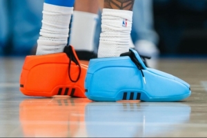 鸳鸯配色！杰伦·威廉姆斯今日热身上脚专属Crazy 2 “OKC” PE - 资讯配图