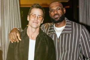 布雷迪晒与詹姆斯合照!NFL官方评论: x ! - 资讯配图