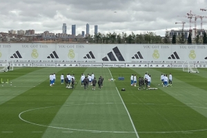 伤兵满营！记者：姆巴佩、贝林等7名球员因伤缺席皇马训练 - 资讯配图