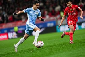 鲁媒:阿卜杜肉苏力等多位泰山青训首轮获机会,贾非凡将面对旧主 - 资讯配图