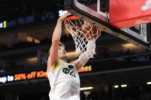 轻松两双&填满数据栏！菲利波夫斯基12中6拿下19分15板5助2断1帽 - 资讯配图