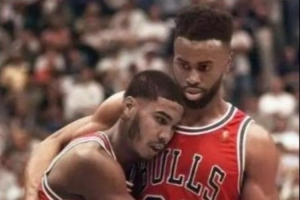 阿里纳斯谈塔图姆复出：乔丹退役后 皮蓬也曾独自带队成二号种子 - 资讯配图