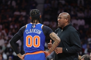 差距太大!尼克斯替补得分14-37快船输23分 上半场直接挂零 - 资讯配图