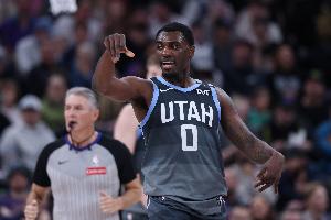 遭左膝前十字韧带撕裂!Scotto:爵士将裁掉文斯·威廉姆斯 - 资讯配图