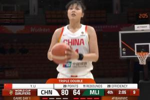 小宝太强了！李月汝连续三个回合打成2+1出场18分钟已经20分11板 - 资讯配图