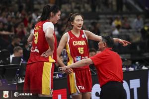解说：中国女篮内外线衔接时有脱节 外线投射手感亟待提高 - 资讯配图
