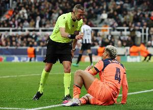 阿劳霍谈丢球前失位:我当时抽筋了,不理解裁判为何又让我离场 - 资讯配图