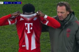 世界杯危！？阿方索无对抗情况下受伤，下场时掩面落泪！ - 资讯配图