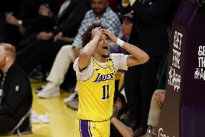 内线告急！海斯因背部酸痛缺阵 此前詹姆斯和克莱伯都确定缺阵 - 资讯配图