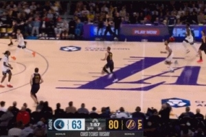 詹姆斯都来击掌！肯纳德反击一条龙长驱直入挑篮打停森林狼！ - 资讯配图