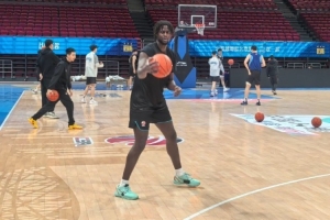 记者:四川签下外援卡迪姆·赛 此前效力于NBL江西场均9.5分4.5板 - 资讯配图