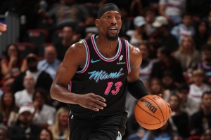 媒体人:数50个可能打破科比81分纪录的球员 我都数不到阿德巴约 - 资讯配图