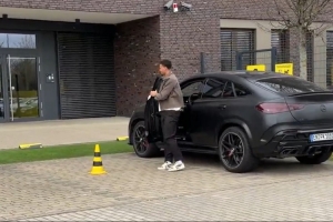 德天空:恩梅查已抵达俱乐部签新合同 他将成多特收入最高球员之一 - 资讯配图