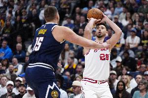 前三次交手1胜2负！火记：明天打掘金可能是赛季最重要一战 - 资讯配图