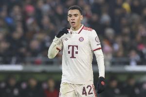 67球33助！穆西亚拉达成拜仁生涯参与100球里程碑 - 资讯配图